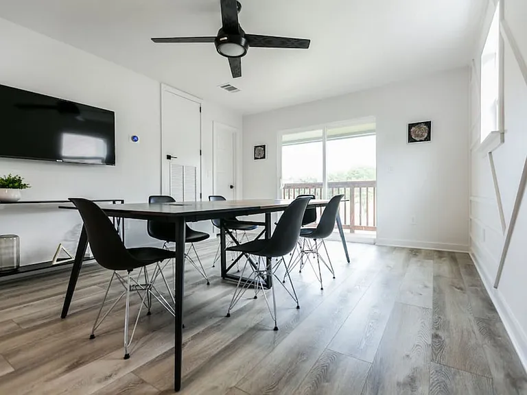 Reicher Dr — Photo 41