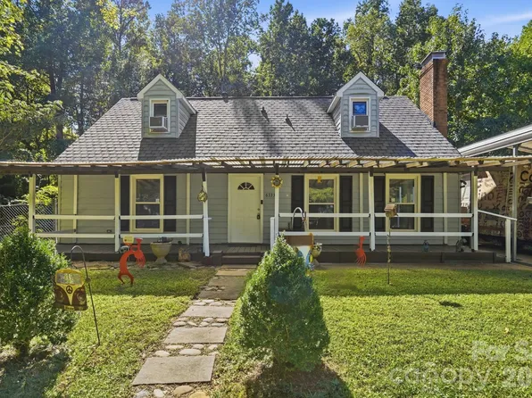 6333 Round Hill Rd, Charlotte, NC 28211