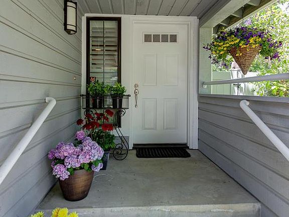 4th image of 2611 Dove Creek Ln #B