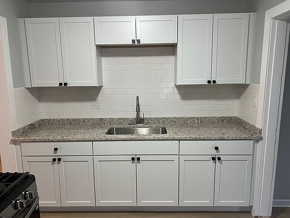 5th image of 31441 Elmwood St
