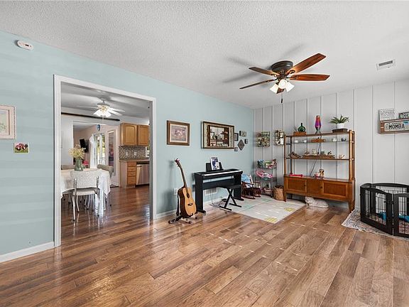 3rd image of 5520 Barton Ln