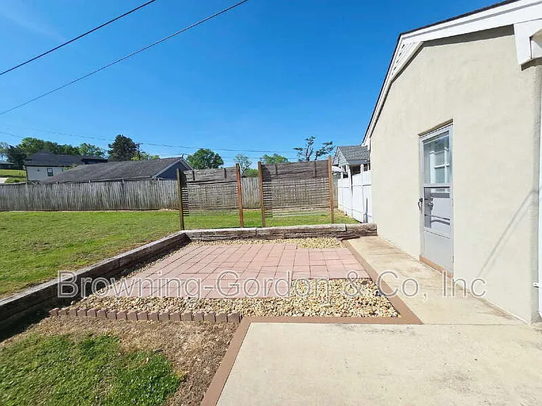 328 E Thompson Ln — Photo 20