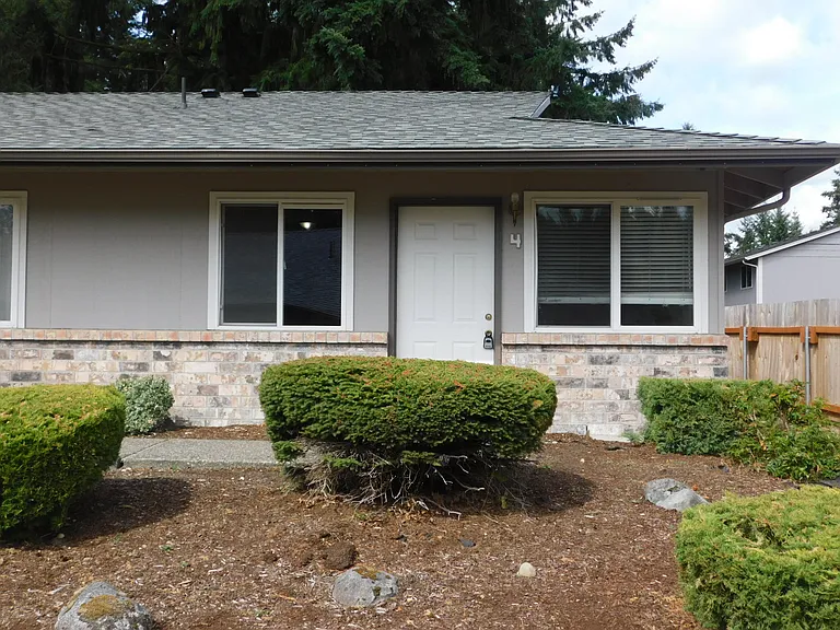 Highland Apartments - 12231-4 — Photo 13