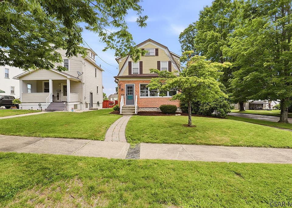 1st image of 202 Violet St