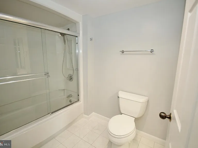 2151 Jamieson Ave #2011 — Photo 17