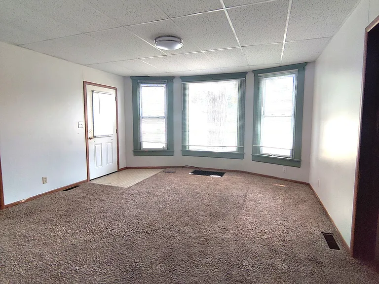 220 W Union St #1 — Photo 1