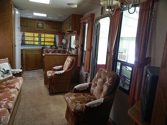 5th image of 9 Bourne Ave #D11