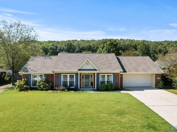 2819 Willowick Trl SE, Owens Cross Roads, AL 35763