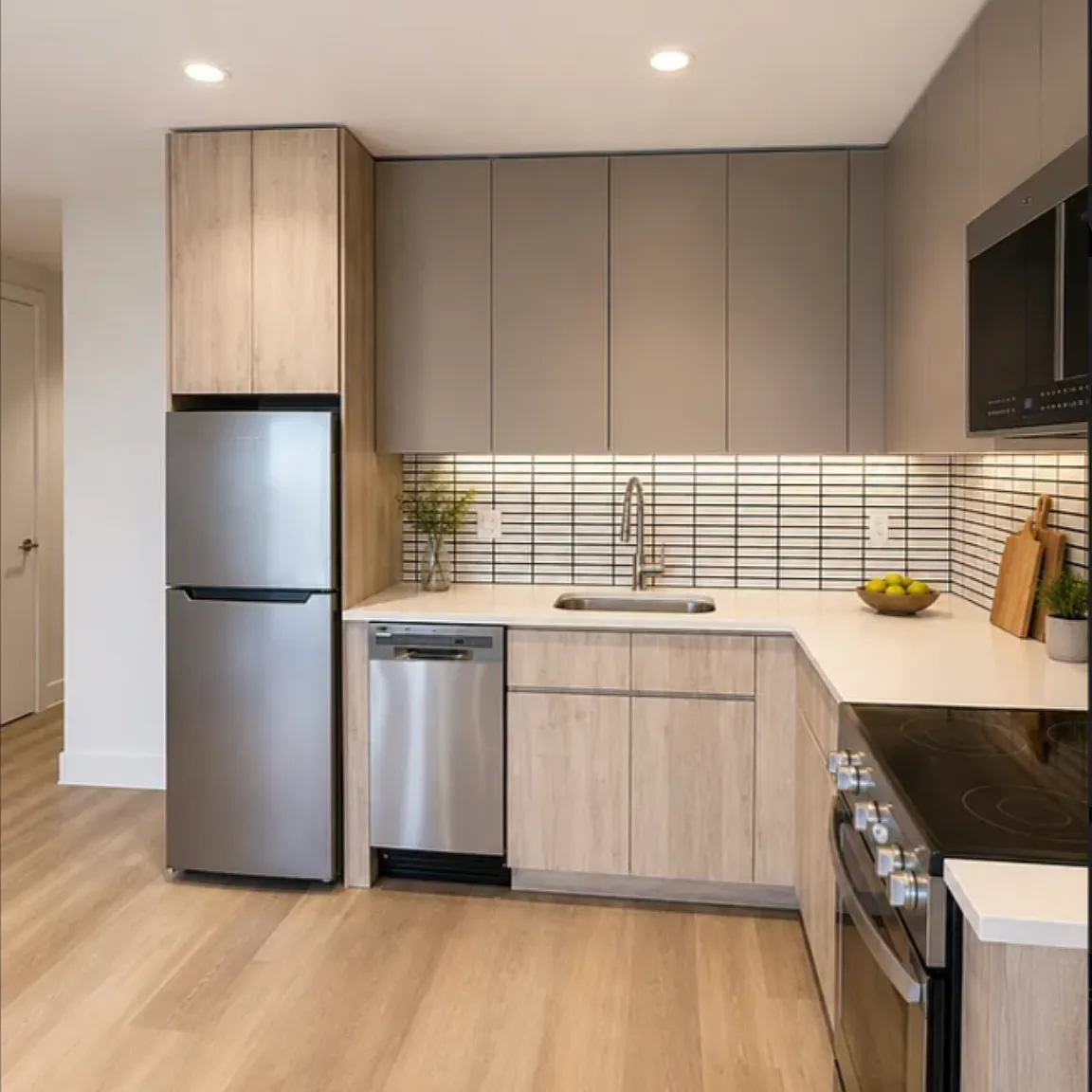 132 Willis Avenue — Photo 3