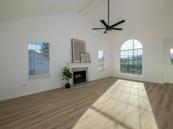 533 Warrior Dr, Alabaster, AL 35007