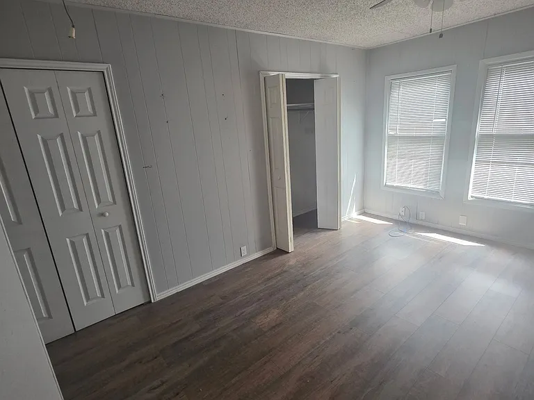 211 W Huff Ave #A — Photo 2