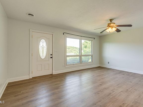 4th image of 443 Kinkead Ave