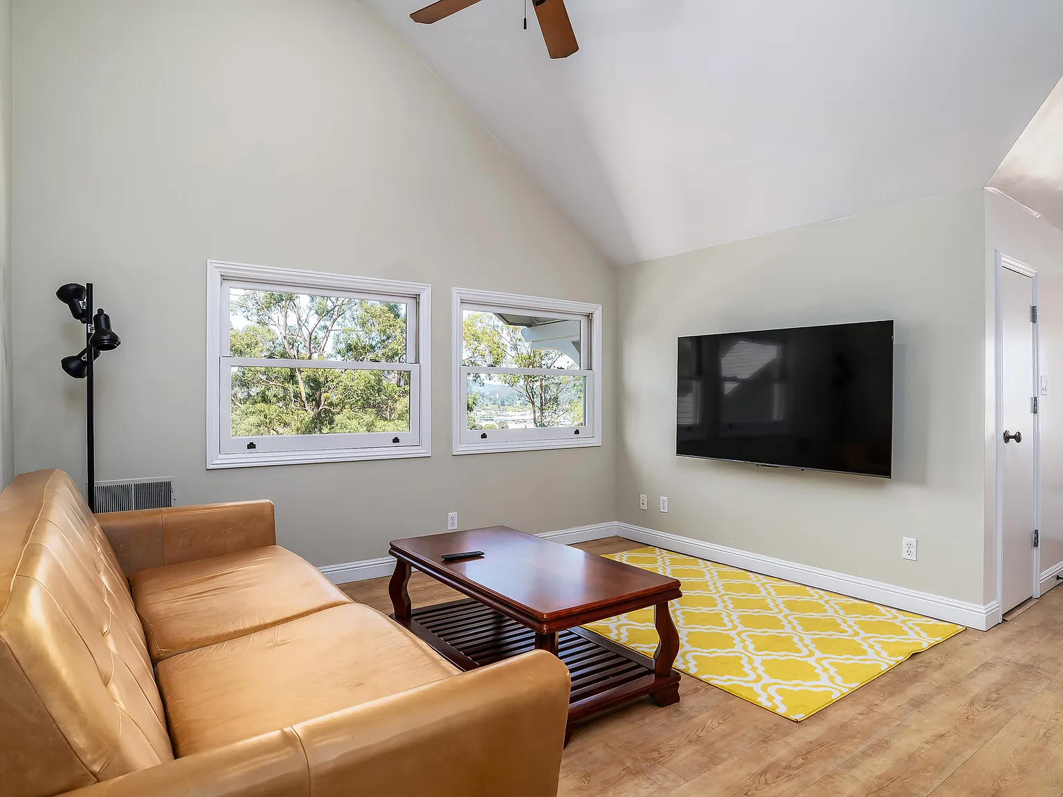 2 bed, 1181 sqft, $3,650 — Photo 3
