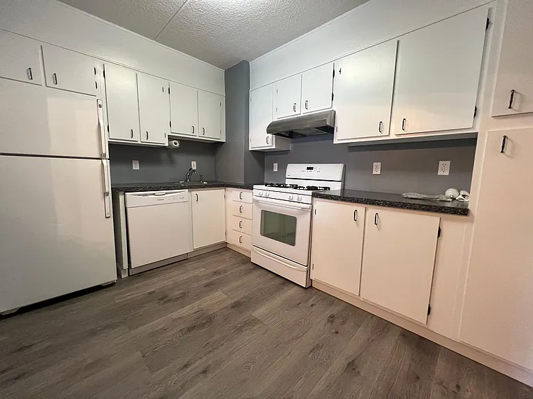 1550 Worcester St #114 — Photo 6