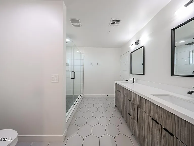 2651 N 71st Pl — Photo 36