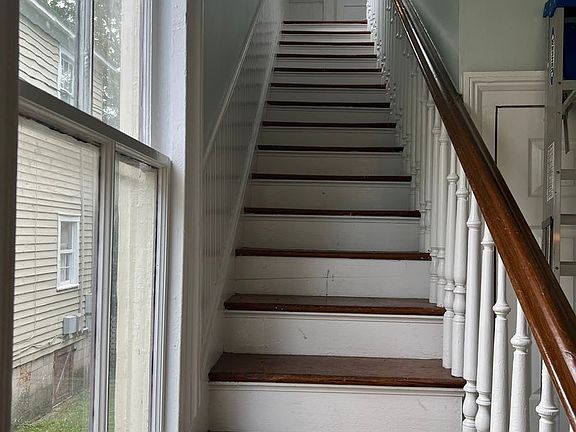 3rd image of 216 N 6th St APT 3
