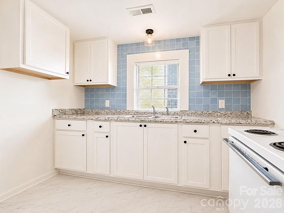 5th image of 532 E Iredell Ave