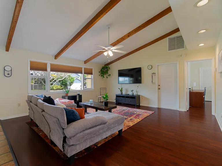 6130 Francis St — Photo 7