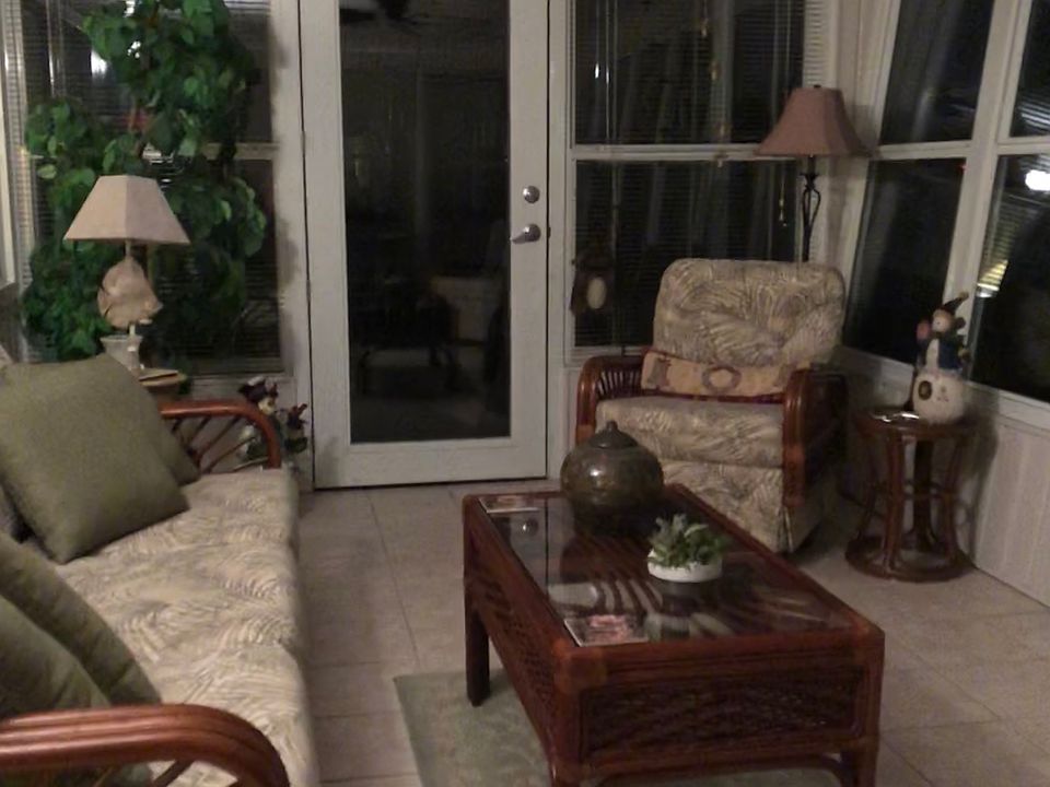 Leaders Furniture in SunRoom