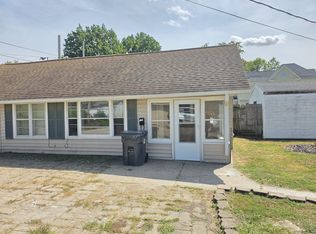 1212 1/2 S 4th St, Pekin, IL