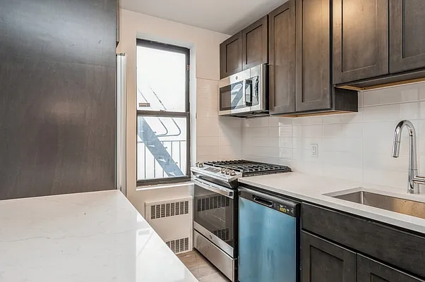 Rented by Compass | media 9