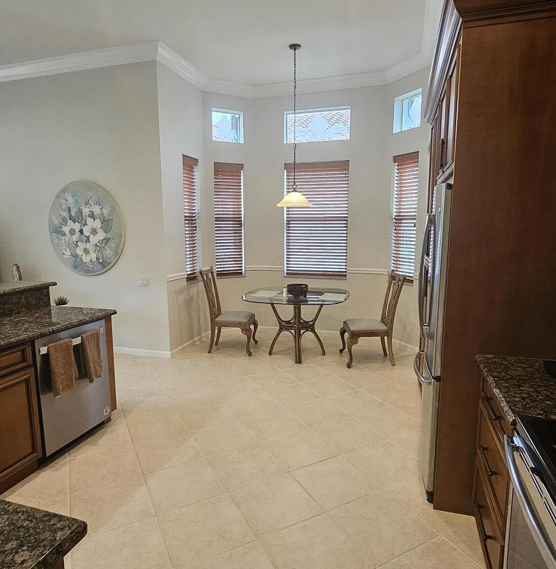 3 bed, 2.0 bath, 1959 sqft, $4,000 — Photo 4