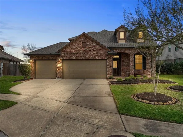 205 Bailey Brook Ln, Dickinson, TX 77539