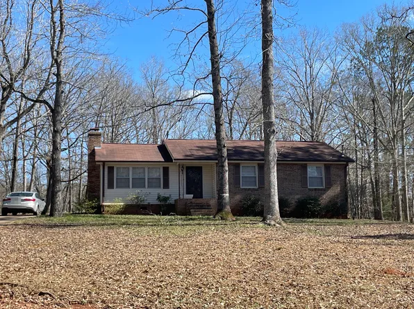 104 Heatherbrook Dr, Lagrange, GA 30240