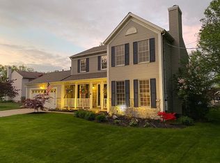 2711 Abbe Rd, Sheffield Village, OH