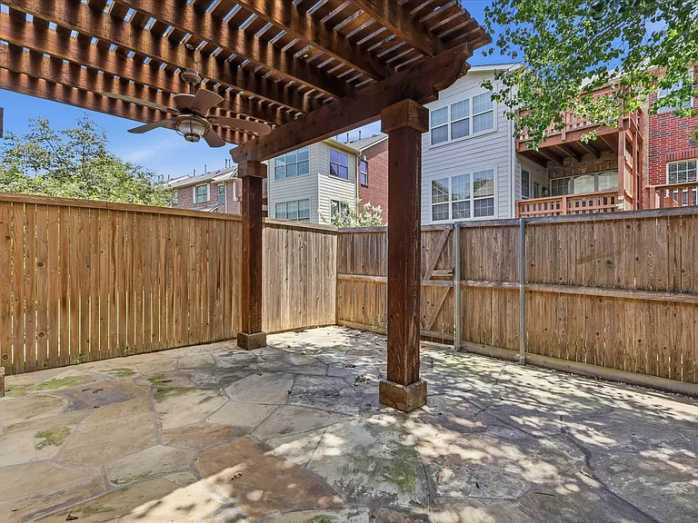 2649 Jacobson Dr — Photo 34
