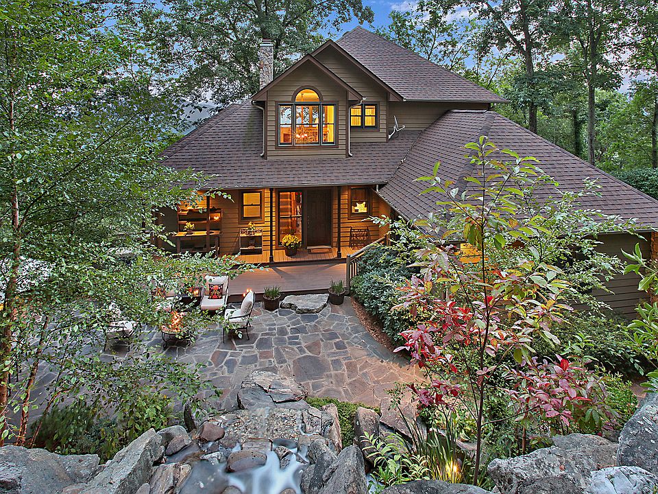1st image of 10 Woody Ln