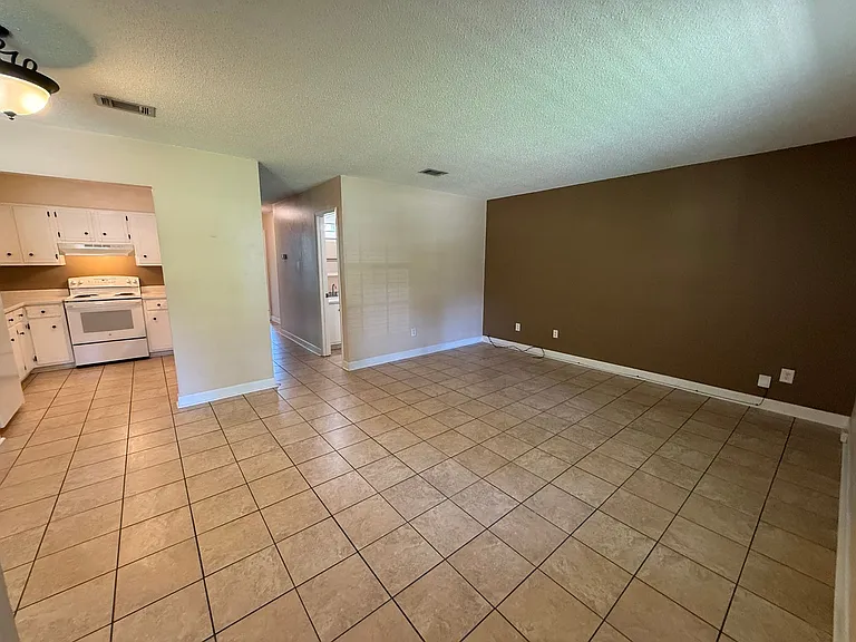9221 Beatrice Dr — Photo 2
