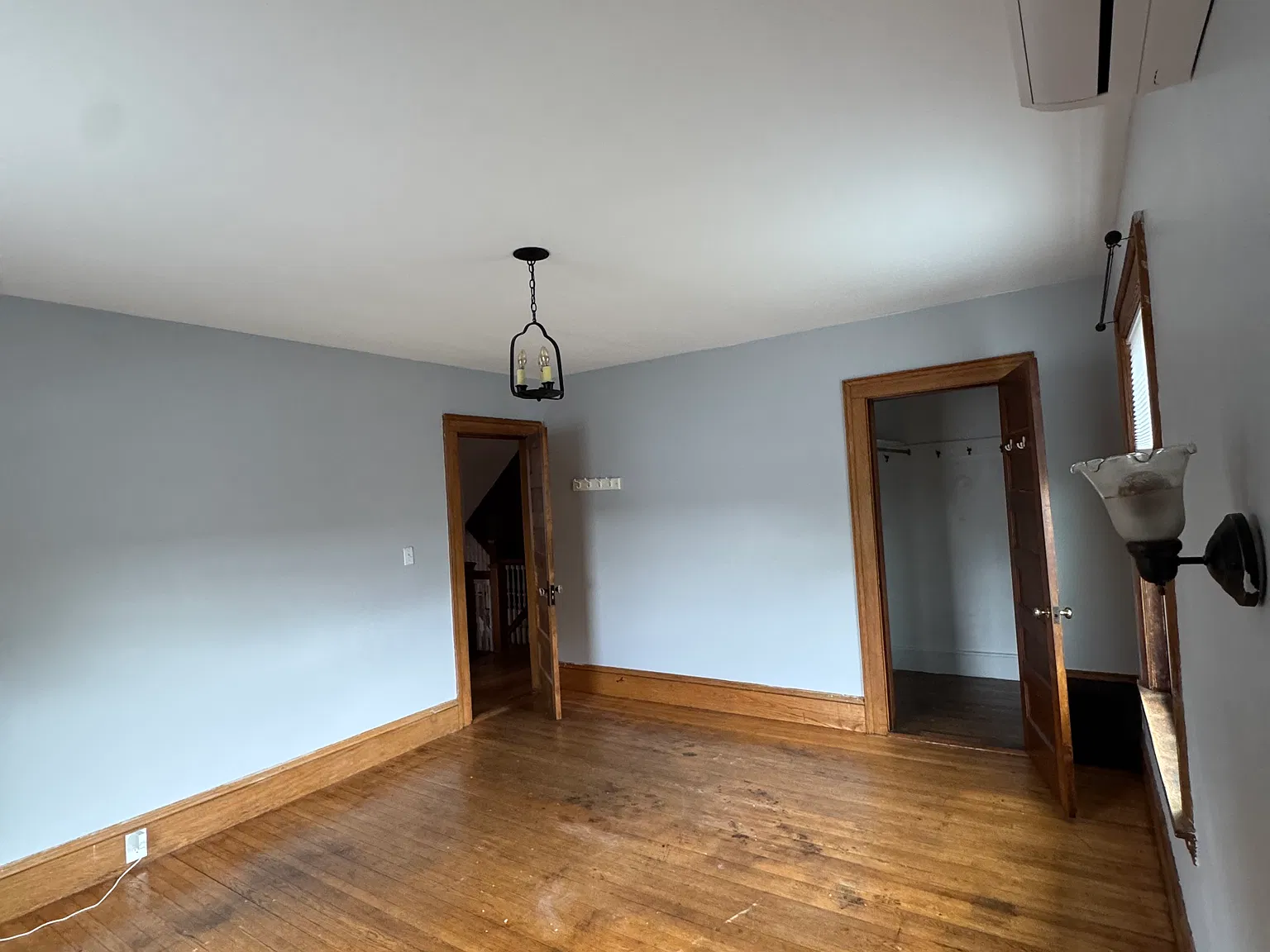 4 bed, 1800 sqft, $3,950 — Photo 2