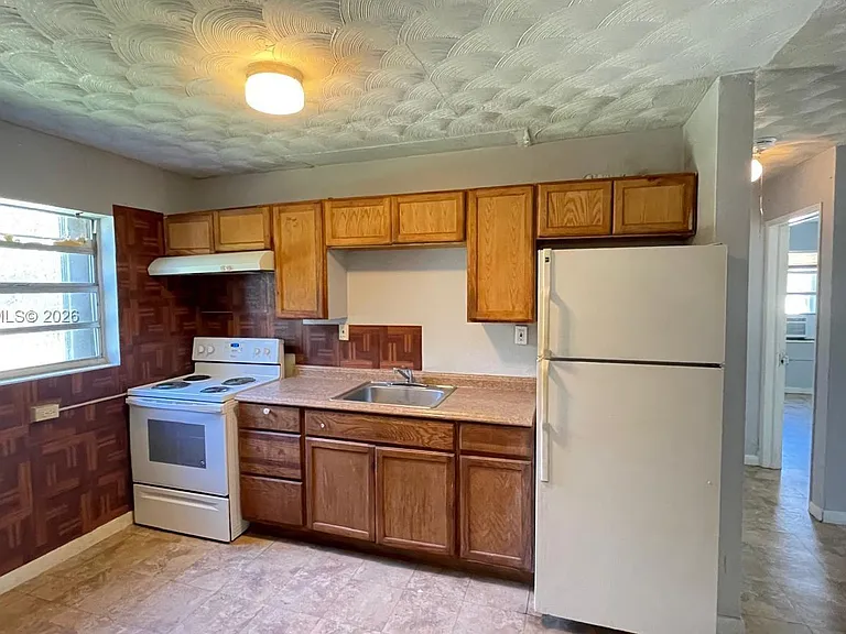 2908 Dunbar St — Photo 4
