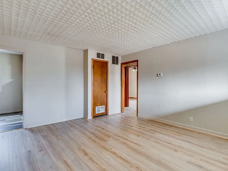 1616 E Funston St — Photo 13