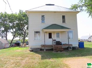 19537 Hickory Ave, Le Mars, IA 51031