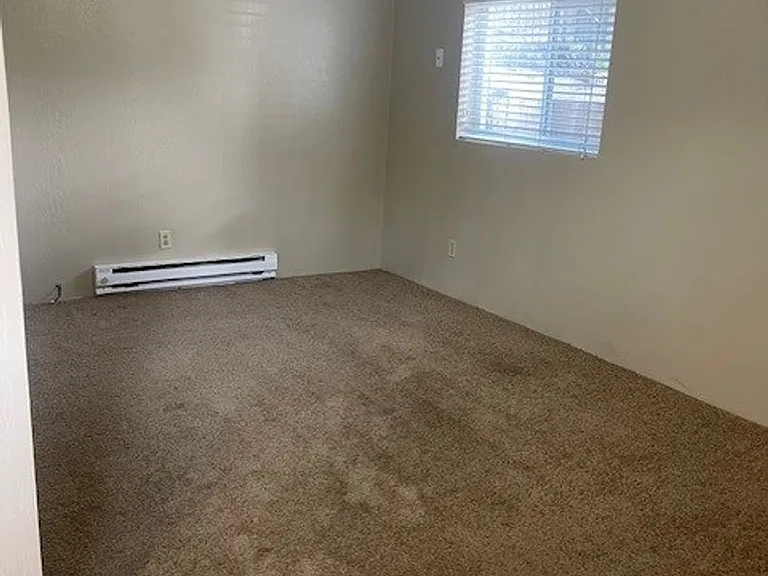 1413 N Virginia St — Photo 6