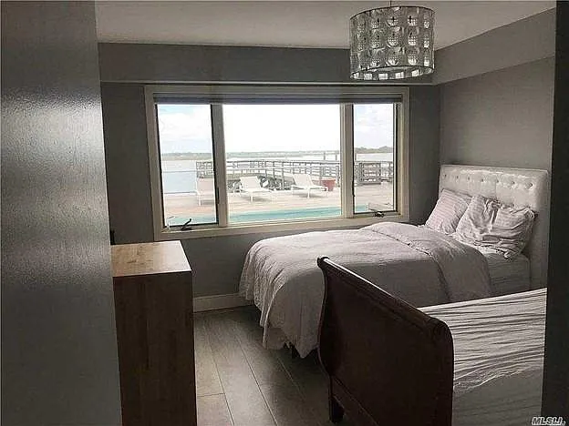 6 bed, 4344 sqft, $8,750 — Photo 3