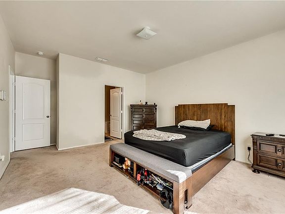 3rd image of 2122 Blakehill Dr