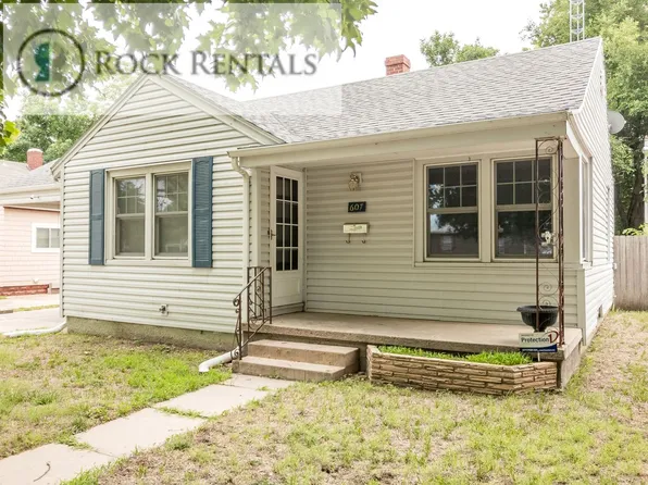 607 W 14th Ave, Hutchinson, KS 67501