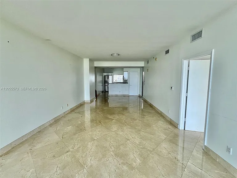 601 NE 36th St #1307 — Photo 3