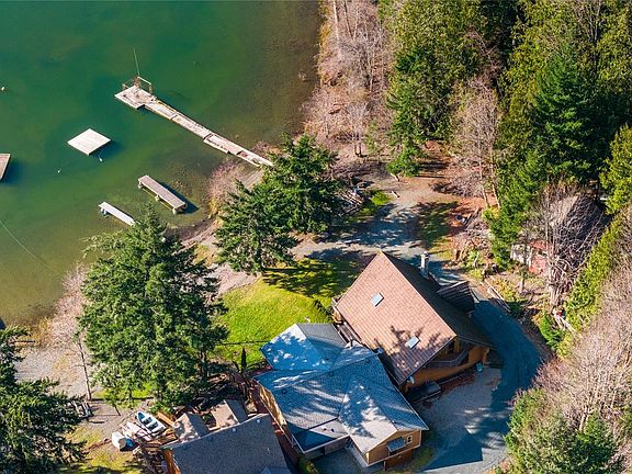 2nd image of 1270 Chalet Rd