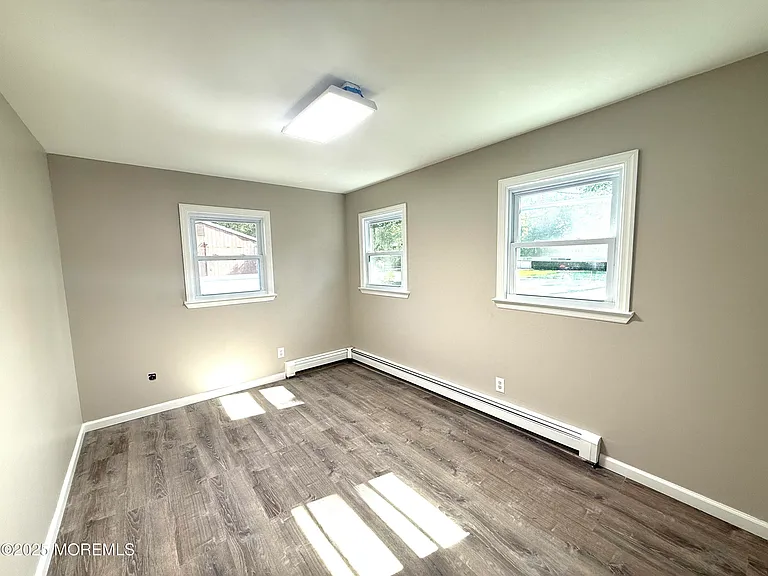 410 Bay Way — Photo 9