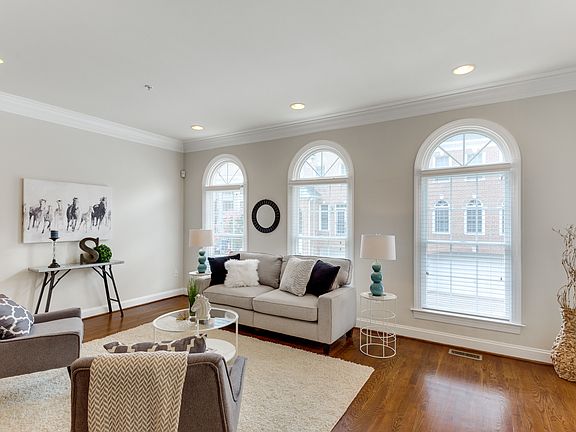 5th image of 1333 Lawson Ln