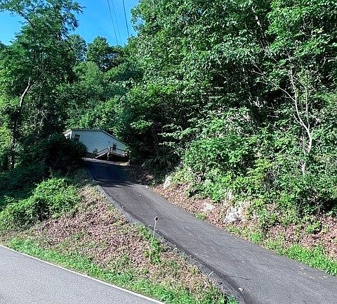 2nd image of 4174 4174 Big Horse Creek Road