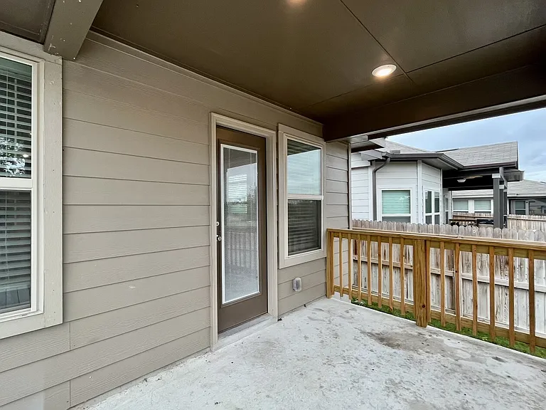 438 Shelton Pass — Photo 16