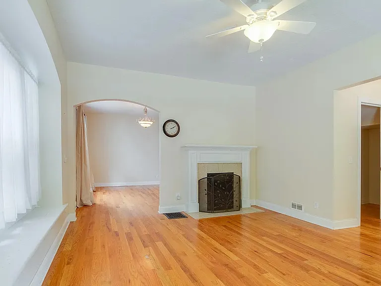 608 Seymour Ave #608 — Photo 2