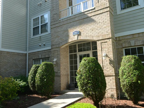 1307 W Lake St APT 301, Addison, IL 60101
