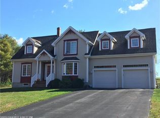4 Macadamia Ln, Lewiston, ME 04240