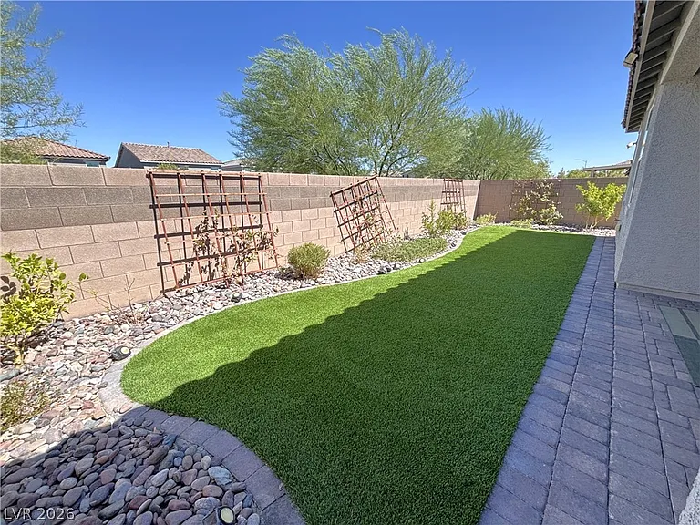 8948 Marigold Creek St — Photo 38